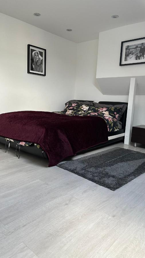 Stunning New 1 Bedroom Apartment Londra Exterior foto